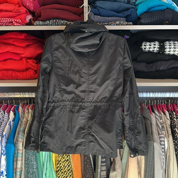 Massimo Dutti black hooded cinch waist 2 pocket rain jacket size XS - Picture 3 of 3